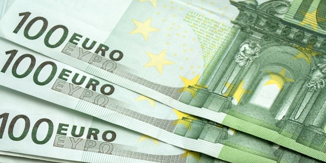 Žena s Korčule prevarila dvoje ljudi i 'oprala' novac