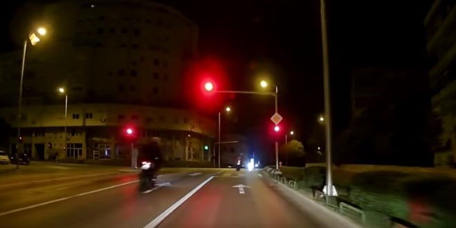 VIDEO Divljanje u Splitu, motociklisti projurili kroz crveno