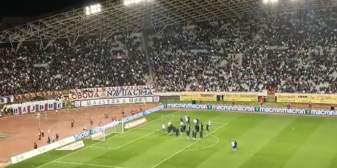 VIDEO: Pogledajte kako je Torcida ispratila igrače Hajduka, a zakuhalo se na zapadu