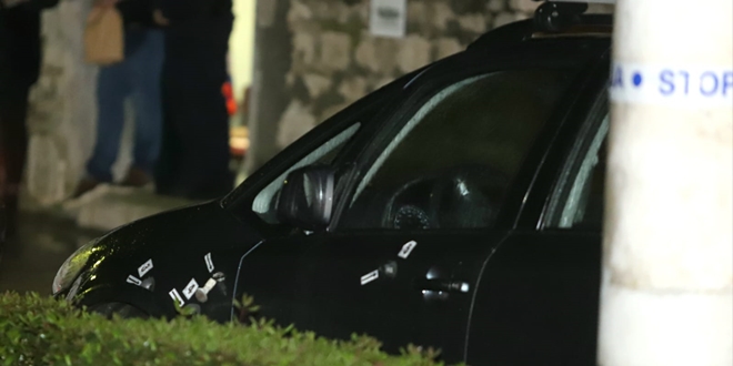 OČEVID U KAŠTELIMA: HGSS-ovac propucan u autu, pun je rupa od metaka