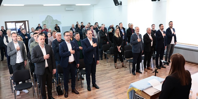 HDZ predstavio kandidate u Vrlici: 'HDZ je uz narod, a narod je uz HDZ!'