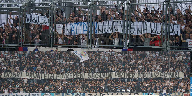 Torcida i Armada se častili porukama