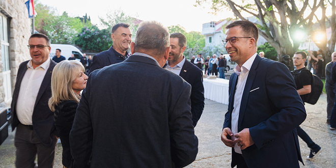 VELIKI SKUP HDZ-a U KLISU: 'Mi živimo svaki dan ono što predstavljamo!'