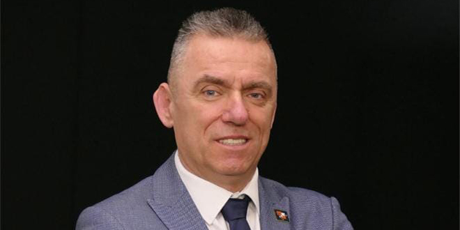 ĆIPE PORUČIO BEROŠU I PLENKOVIĆU: Bolnice opremate na humanitarnim koncertima, a iz proračuna tiskate Novosti