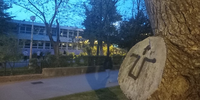 Ustaško znakovlje na Plokitama