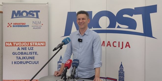 Petrov pozvao Domovinski pokret da ne 'asistira' HDZ-u: 'Zgroženi smo namjerom uvođenja pola milijuna stranih radnika'