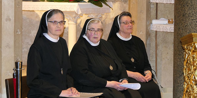 FOTOGALERIJA Osmi dan devetnice sv. Dujmu predstavljena knjiga 'Stepinčeve sestre'