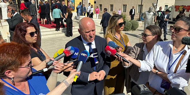 Bačić u Splitu o pregovorima: 'HDZ, DP i predstavnici manjina tvorit će stabilnu koaliciju'