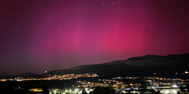 Crvena aurora borealis vidjela se noćas na nebu iznad Hrvatske