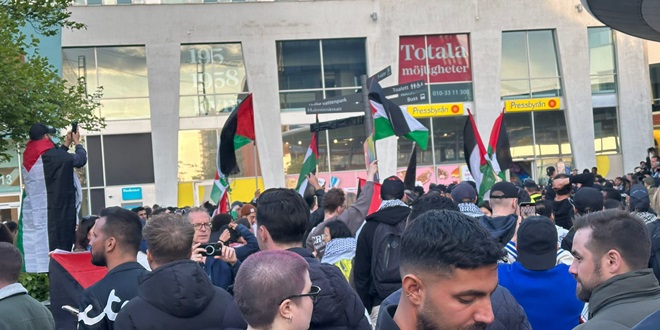 PROPALESTINSKI PROSVJED ISPRED ARENE MALMO 'Sram vas bilo, oslobodite Palestinu'
