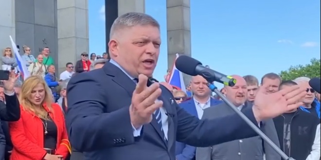 Fico šokiran Trumpom: 'Opasan je i izvan sebe'