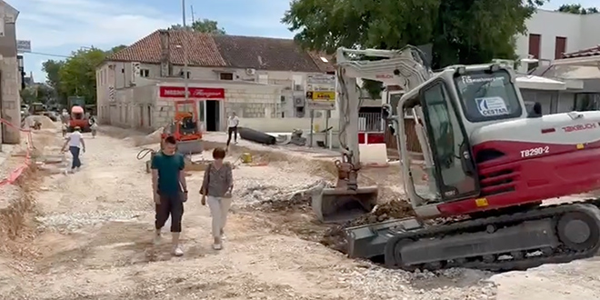 VIDEO IZ TROGIRA Bilić: Ovo je bezobrazno ruganje izvođača, evo kako izgledaju radovi na gradilištu!