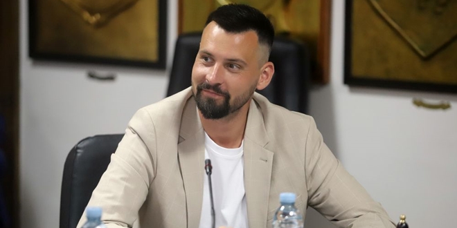 IVOŠEVIĆ O ZABRANI TELEVIZORA 'Ako pravila vrijede za religiju kao što je Hajduk, onda će tako biti i za neki Euro'
