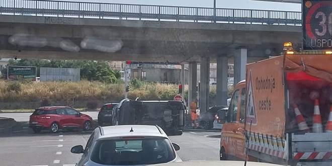 TRAŽE SE OČEVICI Jeste li vidjeli tko je prošao kroz crveno?