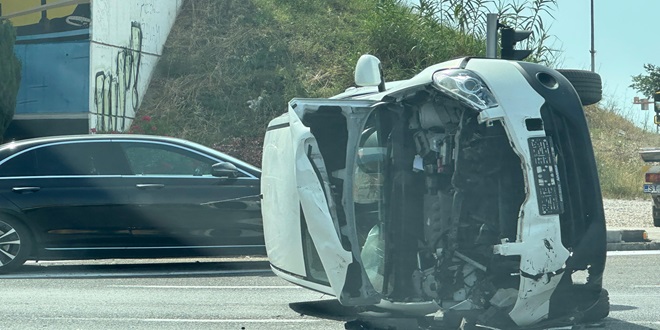 FOTO: AUTO NA BOKU Prometna na izlazu iz Splita