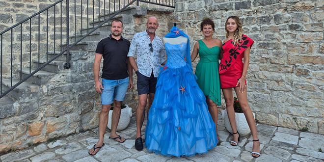 FOTO/VIDEO Anita i Mario Galić izložbom na Šolti obilježavaju 30 godina sudjelovanja na modnoj sceni