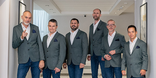 Klapa Kampanel večeras nastupa u Supetru