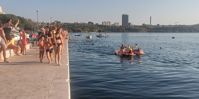 FOTO/VIDEO Humanitarna utrka gumenjacima i nedjeljno druženje u Vranjicu