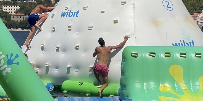 VIDEO Novak Đoković i ove godine provodi ljeto na dubrovačkoj plaži Copacabana