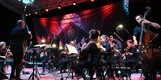 FOTOGALERIJA Metaklapa & Orchestra sinoć u solinskoj Gradini, pogledajte kako je bilo