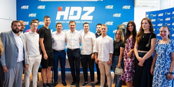 MLADEŽ HDZ-a O PRIMORCU 'Imamo čovjeka koji donosi red, domoljublje, izvrsnost i Milanovića s druge strane'
