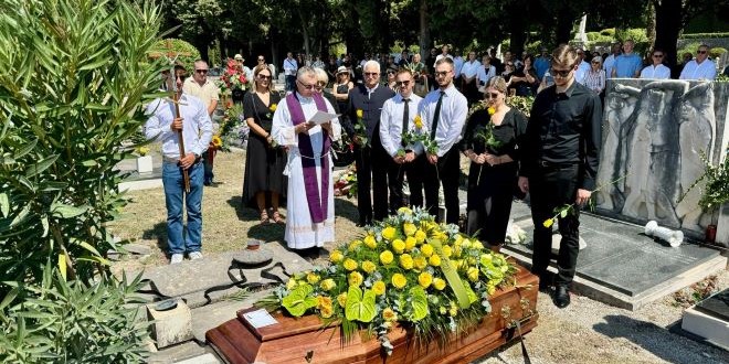 FOTO/VIDEO Rato Tvrdić ispraćen na posljednji počinak