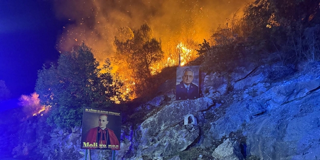 FOTO/VIDEO Vatrogasci napravili frontu u Donjem Sitnom, čuvaju kuće od vatre