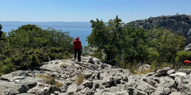 HGSS Split prošao izgubljenu turistkinju na Braču, upozorili na kretanje po velikim vrućinama