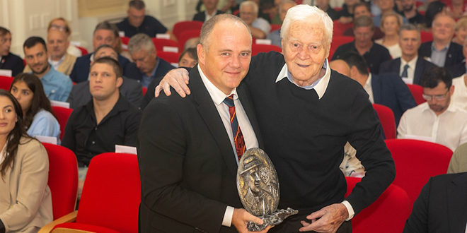 FOTOGALERIJA: Ivo Bego i Deni Lušić primili trofej 'Fabjan Kaliterna', Mariju Grubiću nagrada za fair-play i čestitost