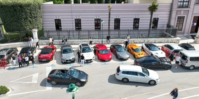 FOTO Ekskluzivni automobili izmamili poglede na Weekend Media Festivalu