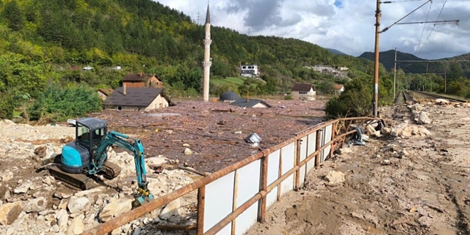 STRAŠNE POPLAVE U BiH Roditelji poginuli na licu mjesta, dječaku se bore za život