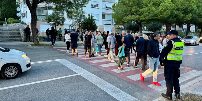 FOTO/VIDEO: BLOKADA PROMETA Splićani mirno prosvjedovali nezadovoljni odlukom gradske vlasti 