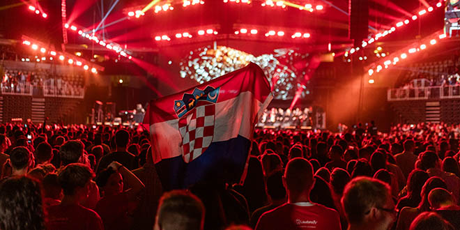 VELIKI DOMOLJUBNI KONCERT U ZADRU Mate Bulić, Tomislav Bralić i klapa Intrade, Miroslav Škoro i drugi