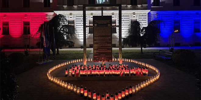 Vijenci i svijeće za 97 poginulih i nestalih policajaca na vukovarskom ratištu