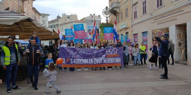 HOD ZA ŽIVOT U RIJECI 'Industrija pobačaja koristi ranjive situacije, većina žena požali'