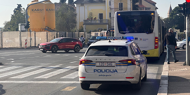 NESREĆA U SPLITU: Putnik se ozlijedio u autobusu, pozvani su hitna pomoć i policija 