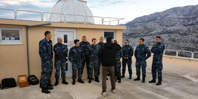 FOTOGALERIJA Studenti pomorstva u posjeti zvjezdarnici u Gornjem Sitnom