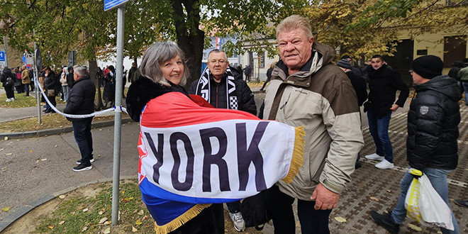 Milka Žepina sa suprugom je u Vukovar došla iz New Yorka: Biti u Koloni sjećanja je jedna sitnica koju smo mogli učiniti