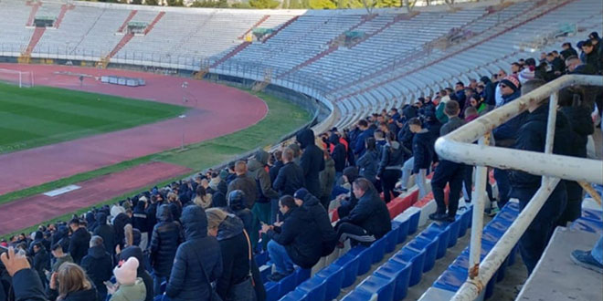 VIDEO: Torcida na treningu, upaljene baklje, odmah krenulo skandiranje