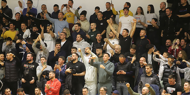 SVI NA GRIPE: Torcida dočekuje Futsal Dinamo