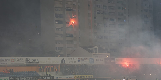 VIDEO: Gorilo na tribinama, ali i u obližnjem neboderu