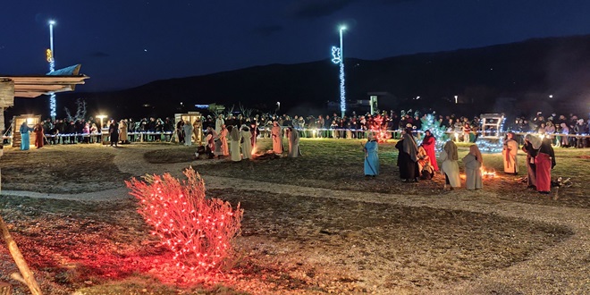 FOTO Uprizorenje živih jaslica u Čavoglavama