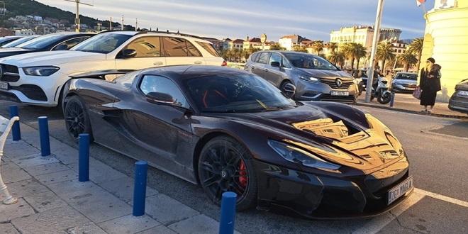 FOTO Mate Rimac se divio Splitu, a Splićani njegovom automobilu