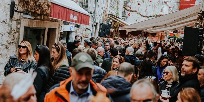 ADVENT NA OBROVU Sve je spremno za posljednji party u ovoj godini