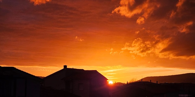 FOTO Romantični zalazak sunca u Kaštelima