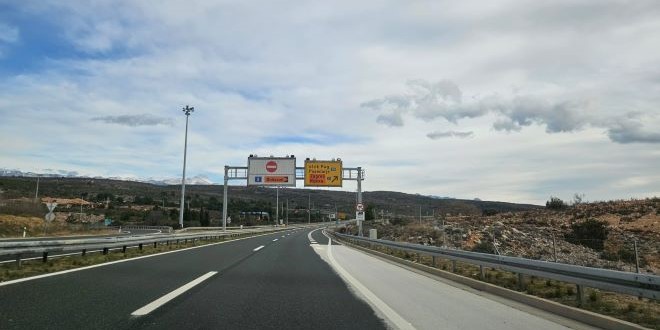 Poteškoće u prometu, zbog vjetra zatvoren dio A1