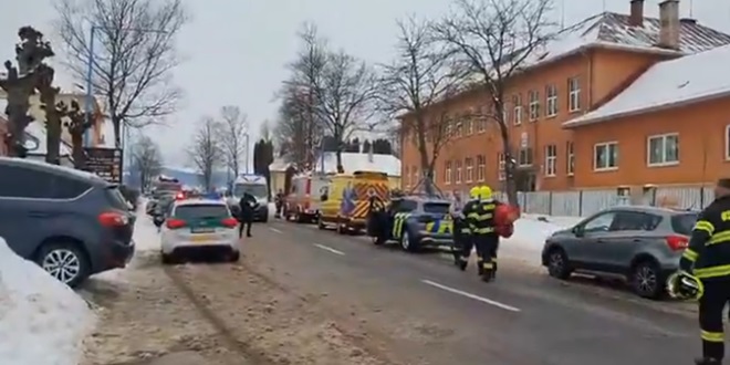 Tinejdžer nožem ubio dvoje ljudi u školi u Slovačkoj