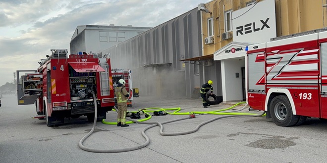 FOTO/VIDEO Požar u skladištu prehrambenih proizvoda na TTTS-u