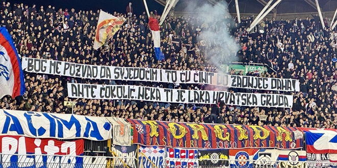 Torcida digla poruku u čast heroja Domovinskog rata