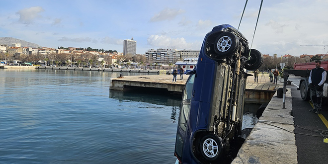 Nesreće u splitskoj luci nisu rijetkost: Drugi pad automobila u more u samo dva mjeseca